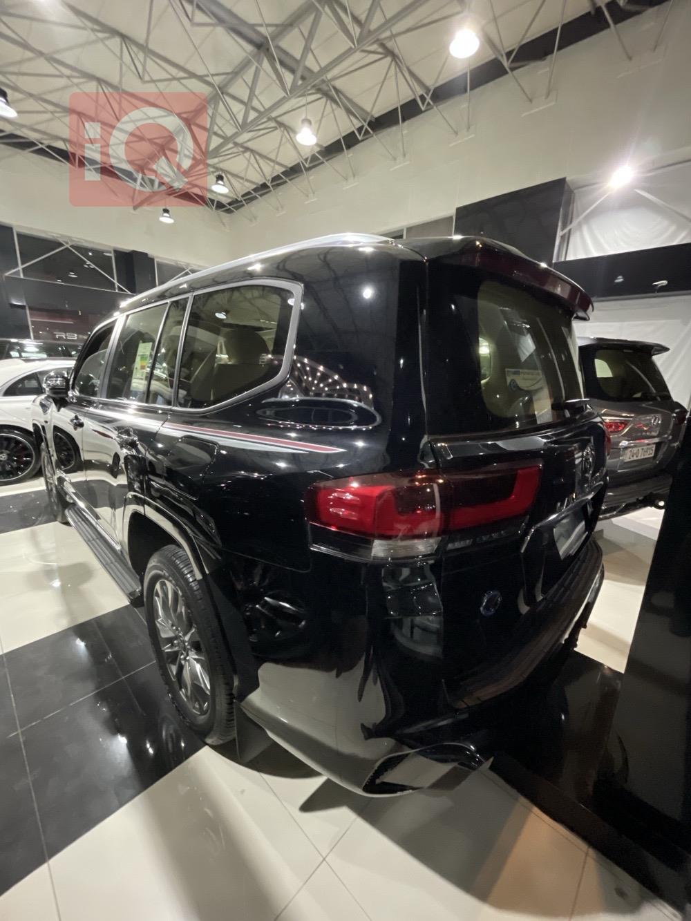 تۆیۆتا لاند کروزەر